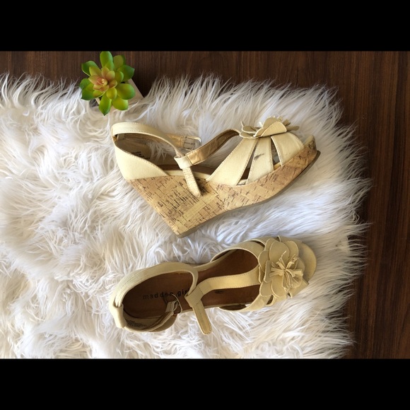 Steve Madden Shoes - Steve Madden Peep toe wedges